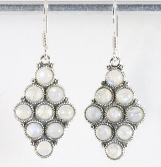 Bewerkte zilveren oorbellen met regenboog maansteen afbeelding 1