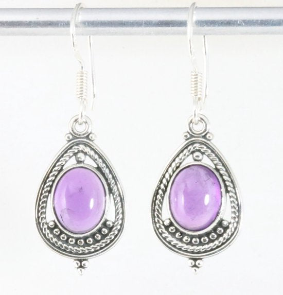 Opengewerkte zilveren oorbellen met amethist afbeelding 1