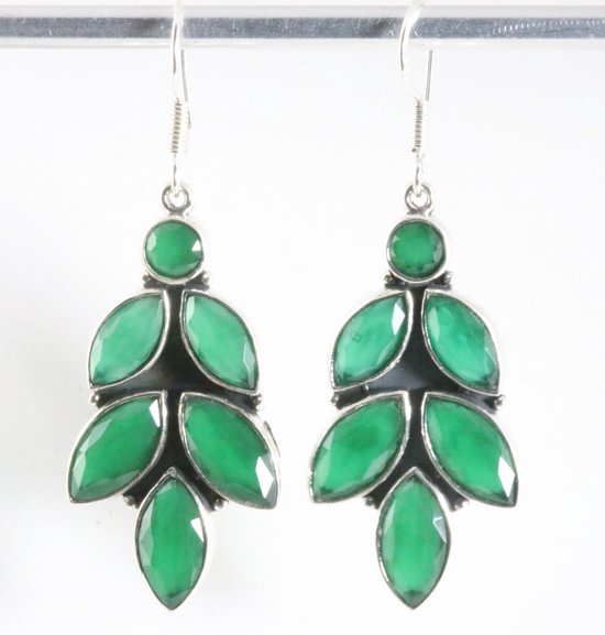 Lange zilveren oorbellen met smaragd afbeelding 1