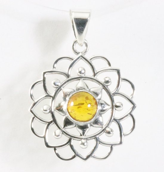 Opengewerkte zilveren hanger met amber afbeelding 1