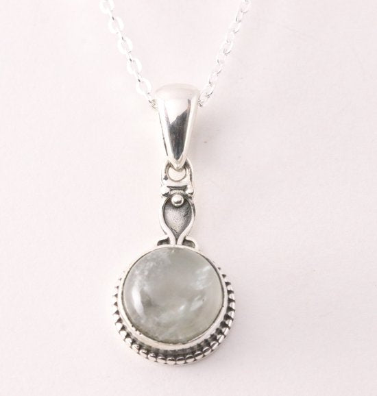 Fijne bewerkte zilveren hanger met rozenkwarts aan ketting afbeelding 1