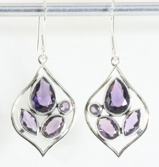 Opengewerkte zilveren oorbellen met amethist afbeelding 1