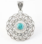Opengewerkte zilveren hanger met turkoois afbeelding 1