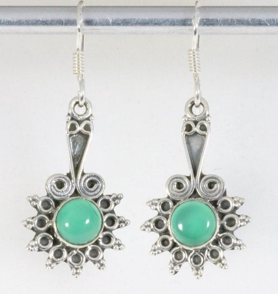 Bewerkte zilveren oorbellen met groene onyx afbeelding 1