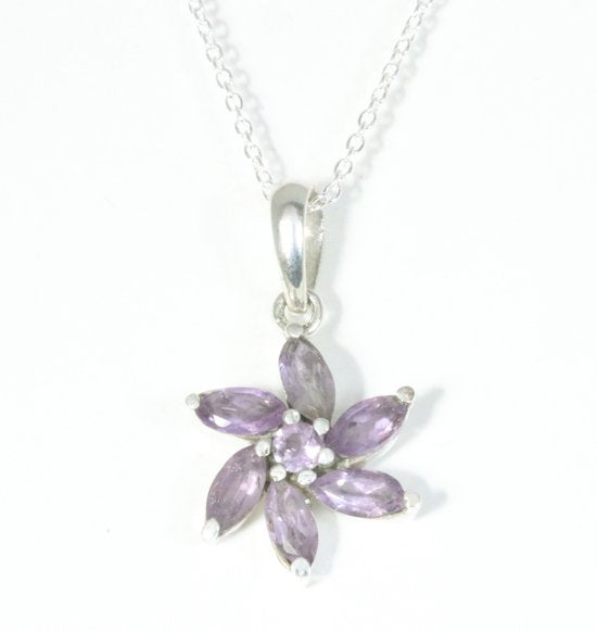 Zilveren hanger met amethist aan ketting afbeelding 1