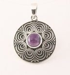 Ronde bewerkte zilveren hanger met amethist afbeelding 1