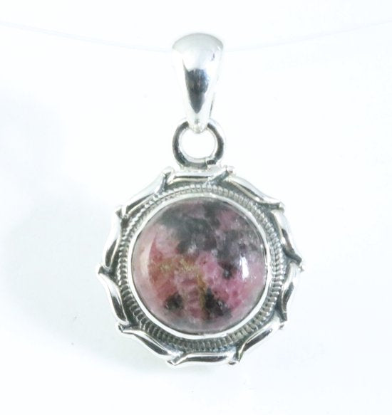 Ronde bewerkte zilveren hanger met rhodoniet afbeelding 1