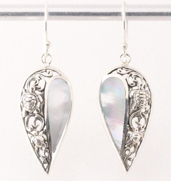 Traditionele bewerkte zilveren oorbellen met parelmoer en schildpadden afbeelding 1