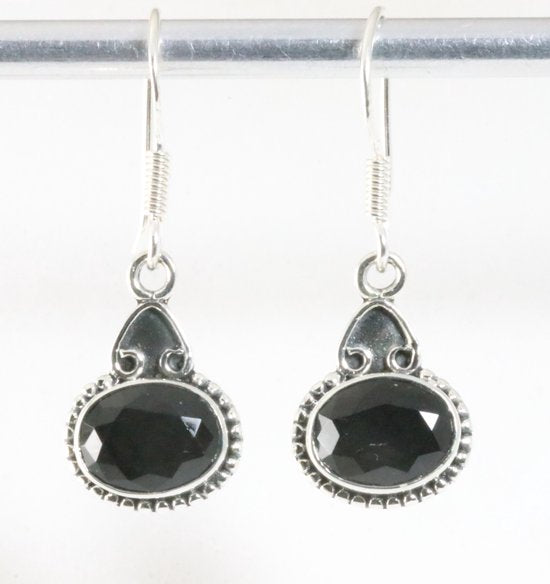 Fijne bewerkte zilveren oorbellen met onyx afbeelding 1