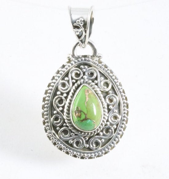 Bewerkte druppelvormige zilveren hanger met groene koperturkoois afbeelding 1