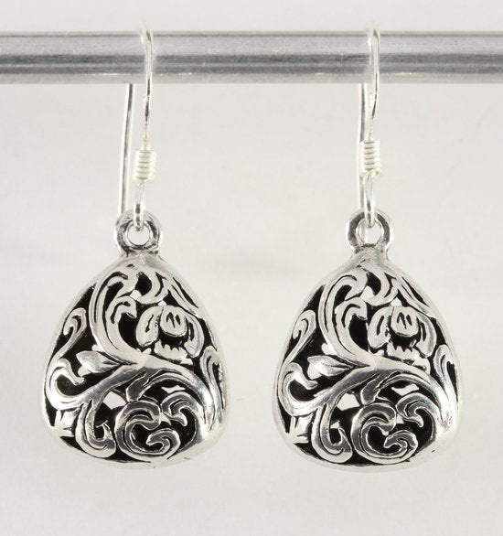Opengewerkte zilveren oorbellen afbeelding 1