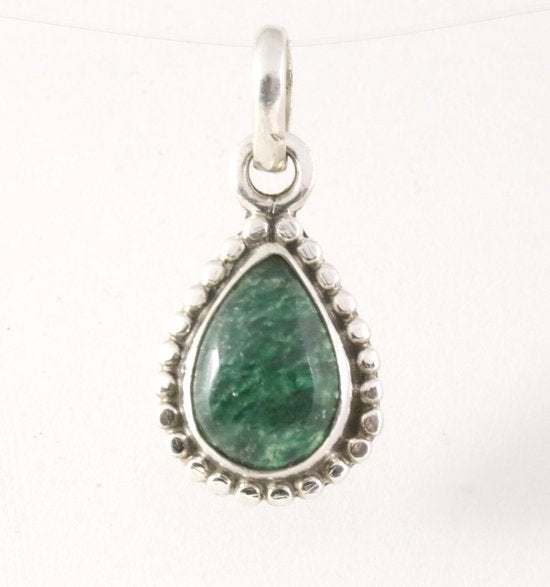 Fijne bewerkte druppelvormige zilveren hanger met jade afbeelding 1