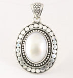 Traditionele bewerkte zilveren hanger met parel afbeelding 1