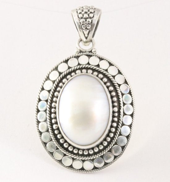 Traditionele bewerkte zilveren hanger met parel afbeelding 1