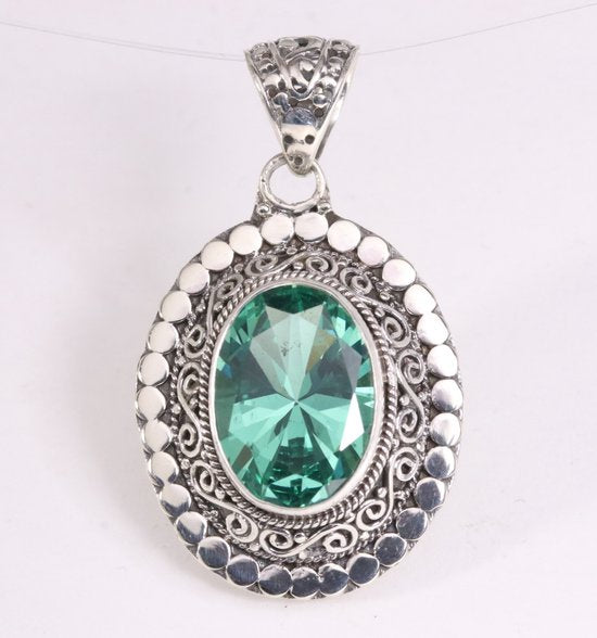 Bewerkte zilveren hanger met groene toermalijn afbeelding 1