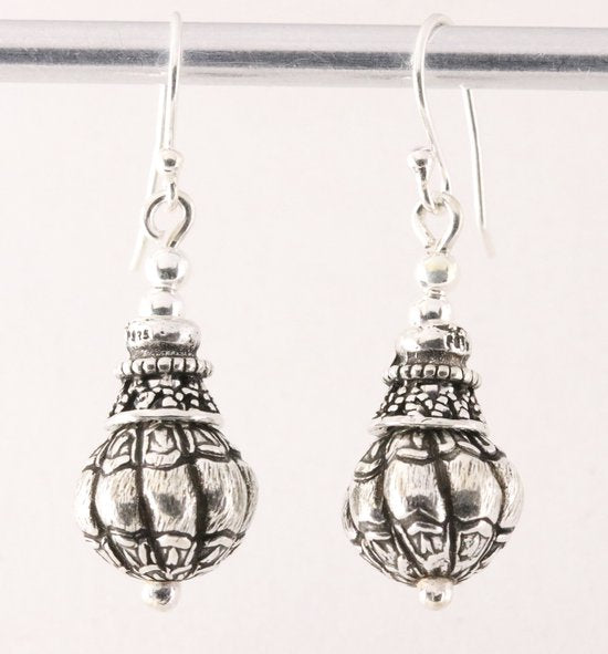 Traditionele bewerkte zilveren oorbellen afbeelding 1