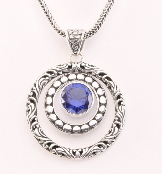 Traditionele bewerkte zilveren hanger met blauwe saffier aan vossenstaart ketting afbeelding 1