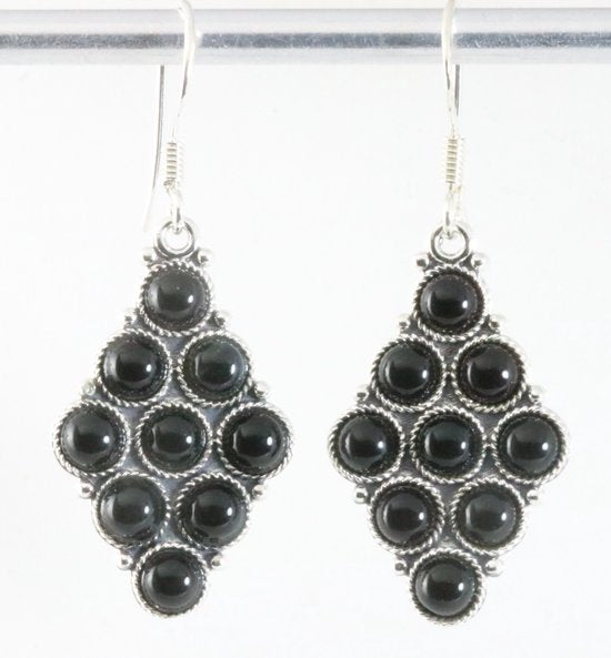 Bewerkte zilveren oorbellen met onyx afbeelding 1