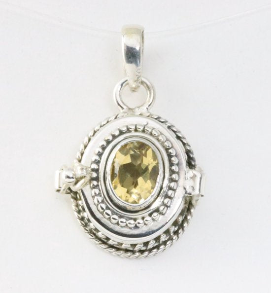 Traditioneel bewerkt zilveren medaillon met citrien afbeelding 1