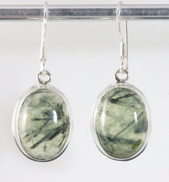 Ovale zilveren oorbellen met prehniet afbeelding 1