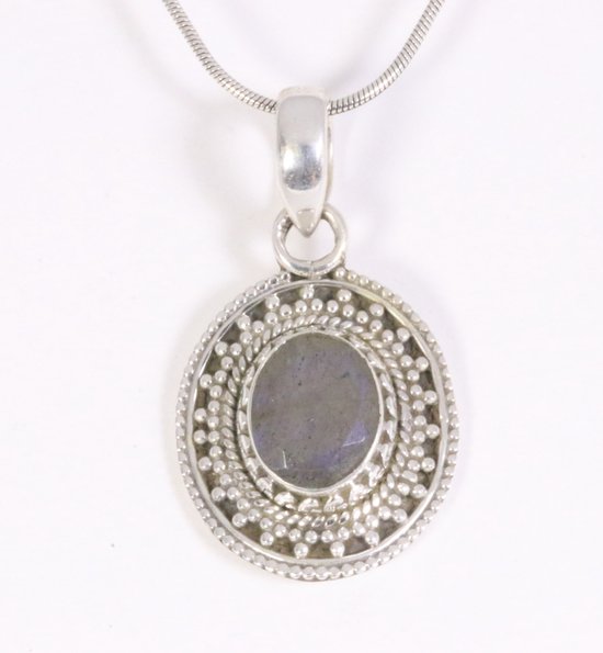 Bewerkte zilveren hanger met labradoriet aan ketting afbeelding 1