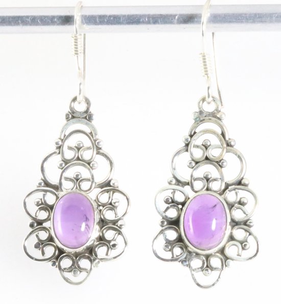 Opengewerkte zilveren oorbellen met amethist afbeelding 1