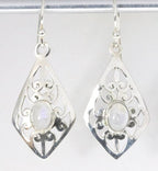 Opengewerkte zilveren oorbellen met regenboog maansteen afbeelding 1