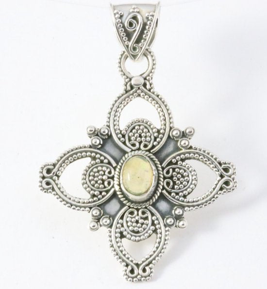 Traditionele bewerkte zilveren hanger met Ethiopische opaal afbeelding 1