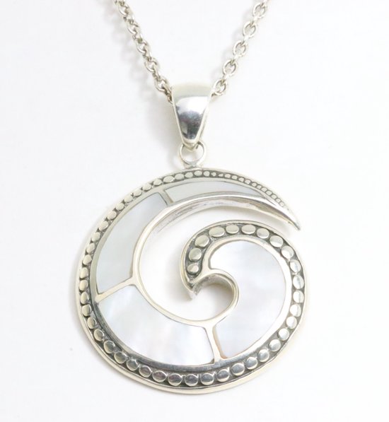 Bewerkte zilveren hanger met parelmoer aan ketting afbeelding 6