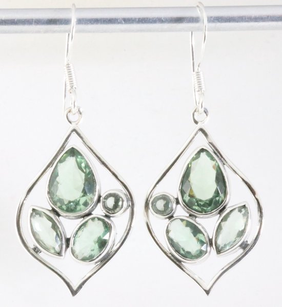 Opengewerkte zilveren oorbellen met groene amethist afbeelding 1