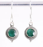 Fijne bewerkte ronde zilveren oorbellen met smaragd afbeelding 1