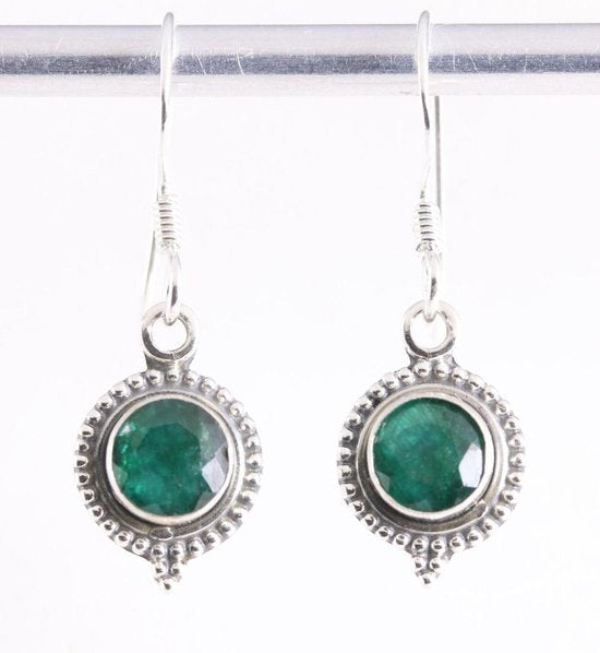 Fijne bewerkte ronde zilveren oorbellen met smaragd afbeelding 1