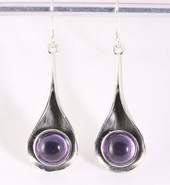 Lange druppelvormige zilveren oorbellen met amethist afbeelding 1