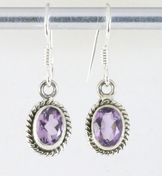 Fijne bewerkte zilveren oorbellen met amethist afbeelding 1