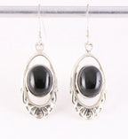 Opengewerkte zilveren oorbellen met onyx afbeelding 1