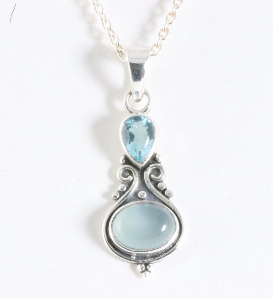 Fijne bewerkte zilveren hanger met aqua chalcedoon en blauwe topaas aan ketting afbeelding 1