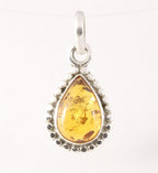 Fijne bewerkte druppelvormige zilveren hanger met amber afbeelding 1