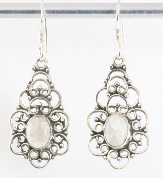Opengewerkte zilveren oorbellen met regenboog maansteen afbeelding 1
