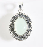 Bewerkte zilveren hanger met aqua chalcedoon afbeelding 1