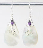 Traditionele bewerkte zilveren oorbellen met parelmoer en amethist afbeelding 1