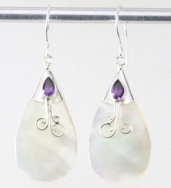 Traditionele bewerkte zilveren oorbellen met parelmoer en amethist afbeelding 1