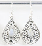 Opengewerkte zilveren oorbellen met regenboog maansteen afbeelding 1