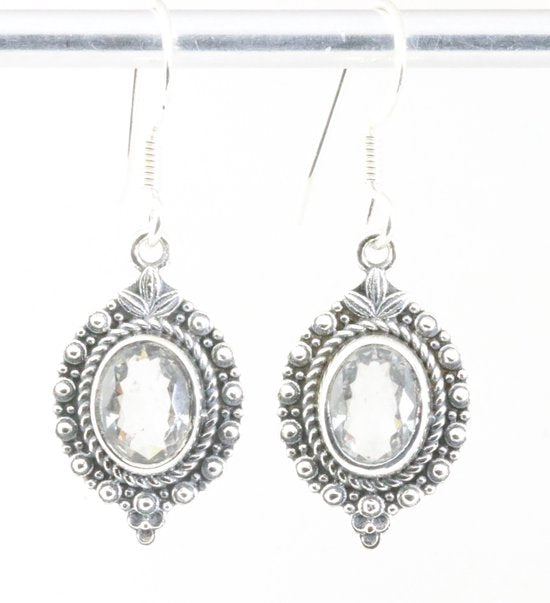 Fijne bewerkte zilveren oorbellen met bergkristal afbeelding 1