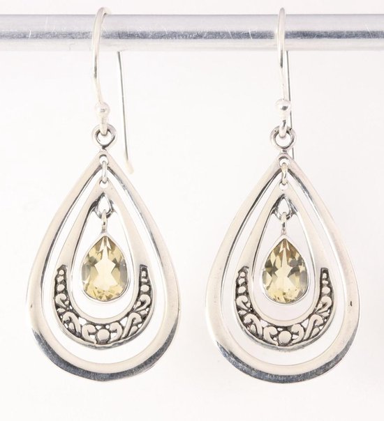 Opengewerkte zilveren oorbellen met citrien afbeelding 1