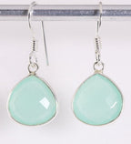 Fijne druppelvormige zilveren oorbellen met aqua chalcedoon afbeelding 1