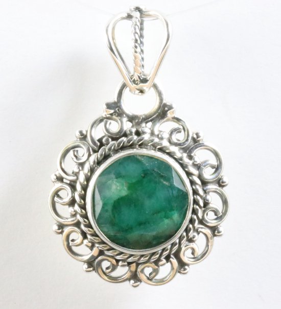 Ronde opengewerkte zilveren hanger met smaragd afbeelding 1