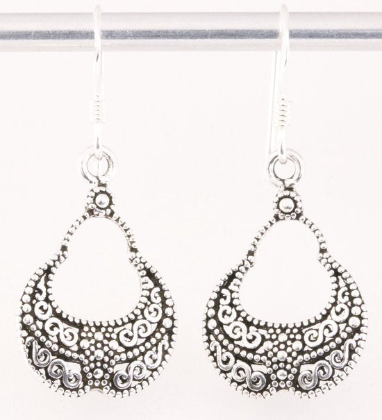 Fijn bewerkte zilveren oorbellen afbeelding 1