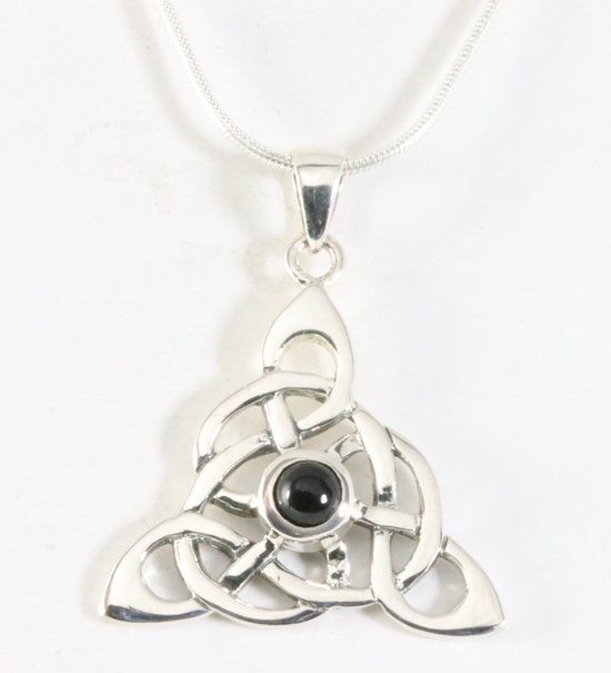 Zilveren triquetra hanger met onyx aan ketting afbeelding 1