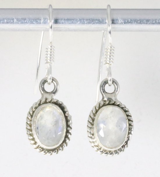 Fijne bewerkte zilveren oorbellen met regenboog maansteen afbeelding 1