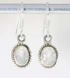 Fijne bewerkte zilveren oorbellen met regenboog maansteen afbeelding 1